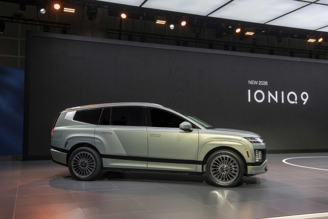 '2024 LA 오토쇼' 현대차 부스에 전시된 아이오닉 9. 현대차 제공